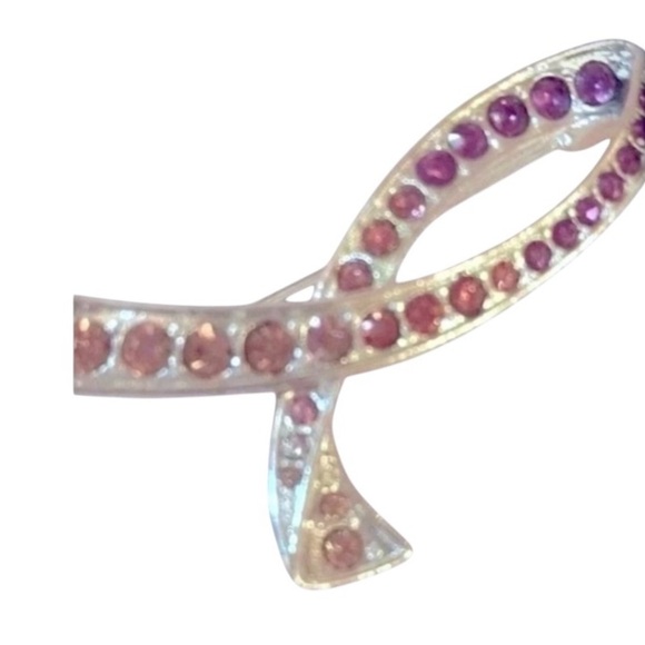 Avon Breast Pink Hope Cancer Awareness Brooch, Silver w/ Ombré Pink Rhinestones - Picture 1 of 6